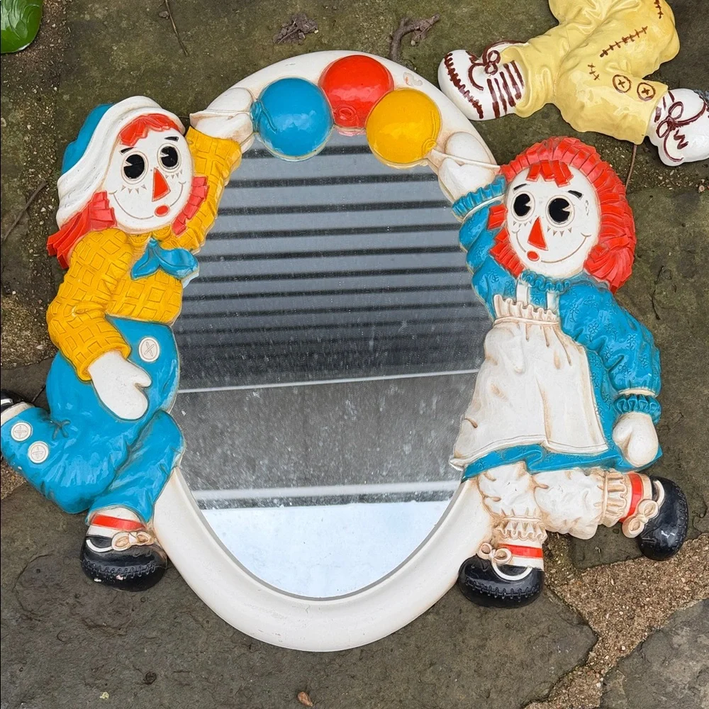 Ragdoll Vibrant Wall Set with Red and Blue Accents